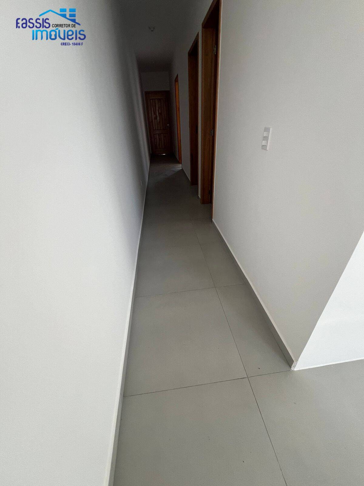 Casa à venda com 3 quartos, 75m² - Foto 6