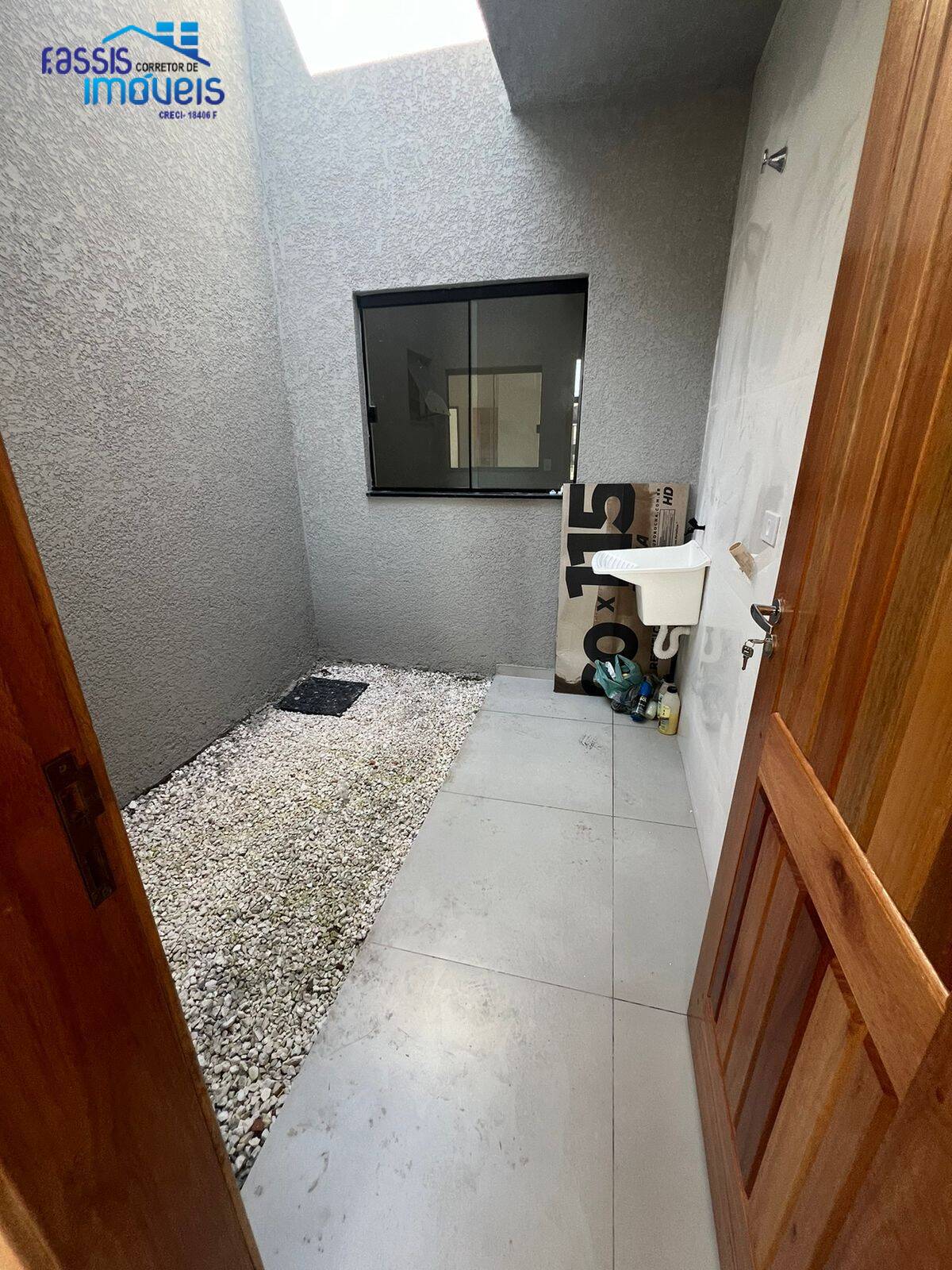 Casa à venda com 3 quartos, 75m² - Foto 8