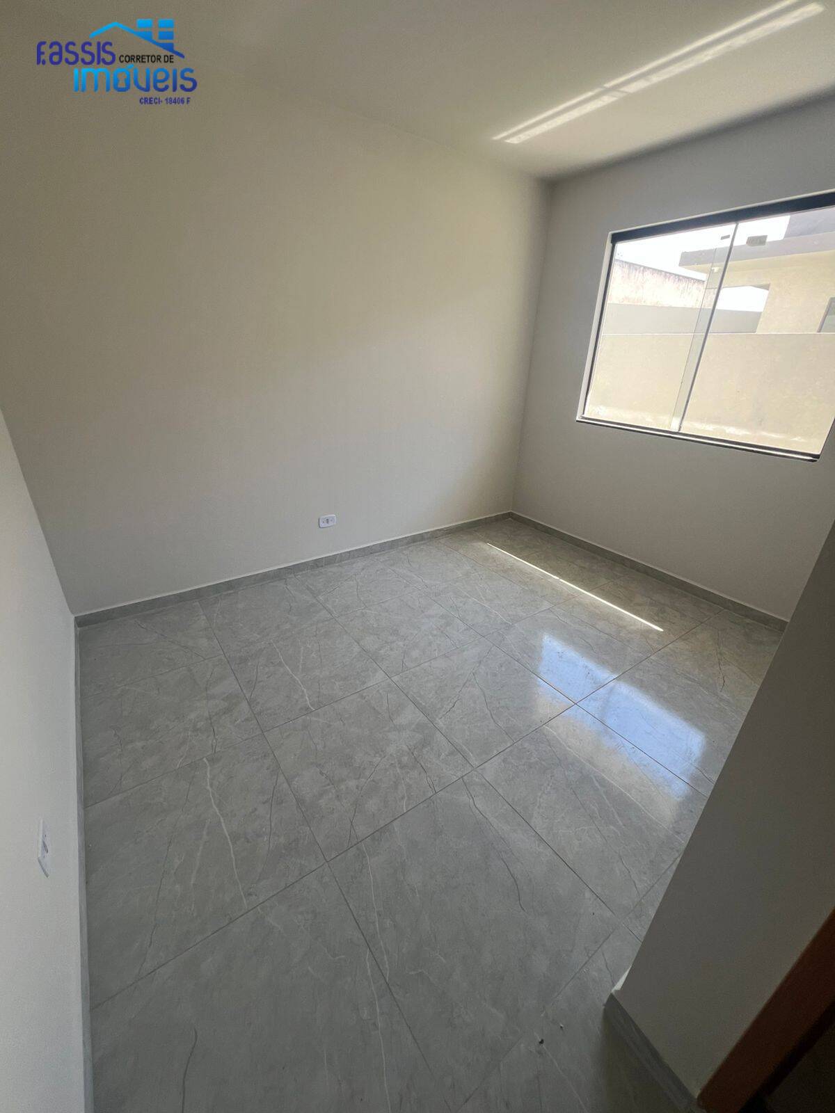 Casa à venda com 3 quartos, 60m² - Foto 12