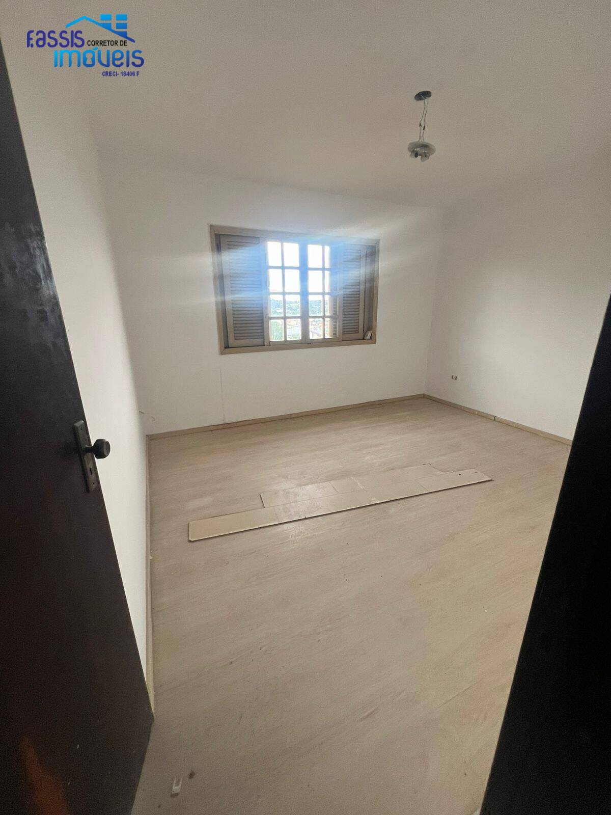 Casa à venda com 3 quartos, 130m² - Foto 9