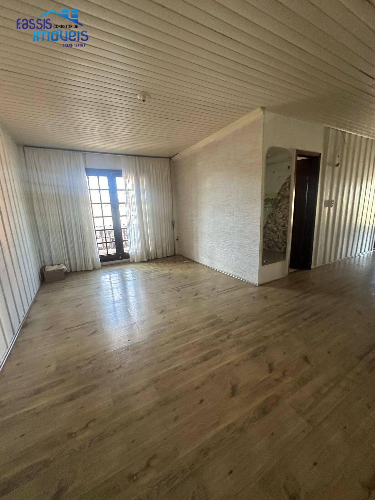 Casa para alugar com 4 quartos, 350m² - Foto 8