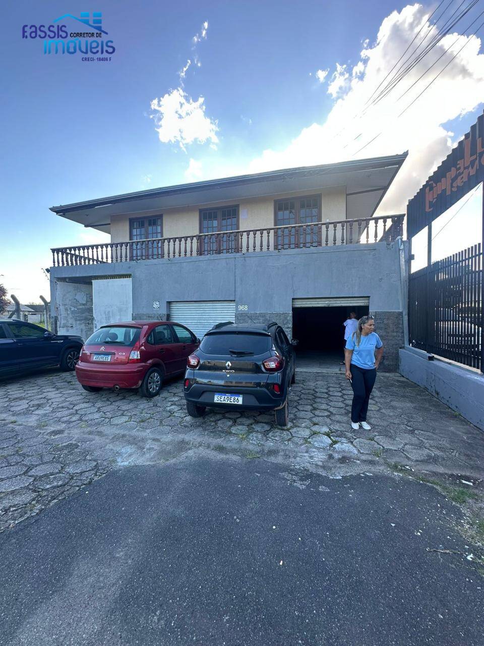 Casa para alugar com 4 quartos, 350m² - Foto 2