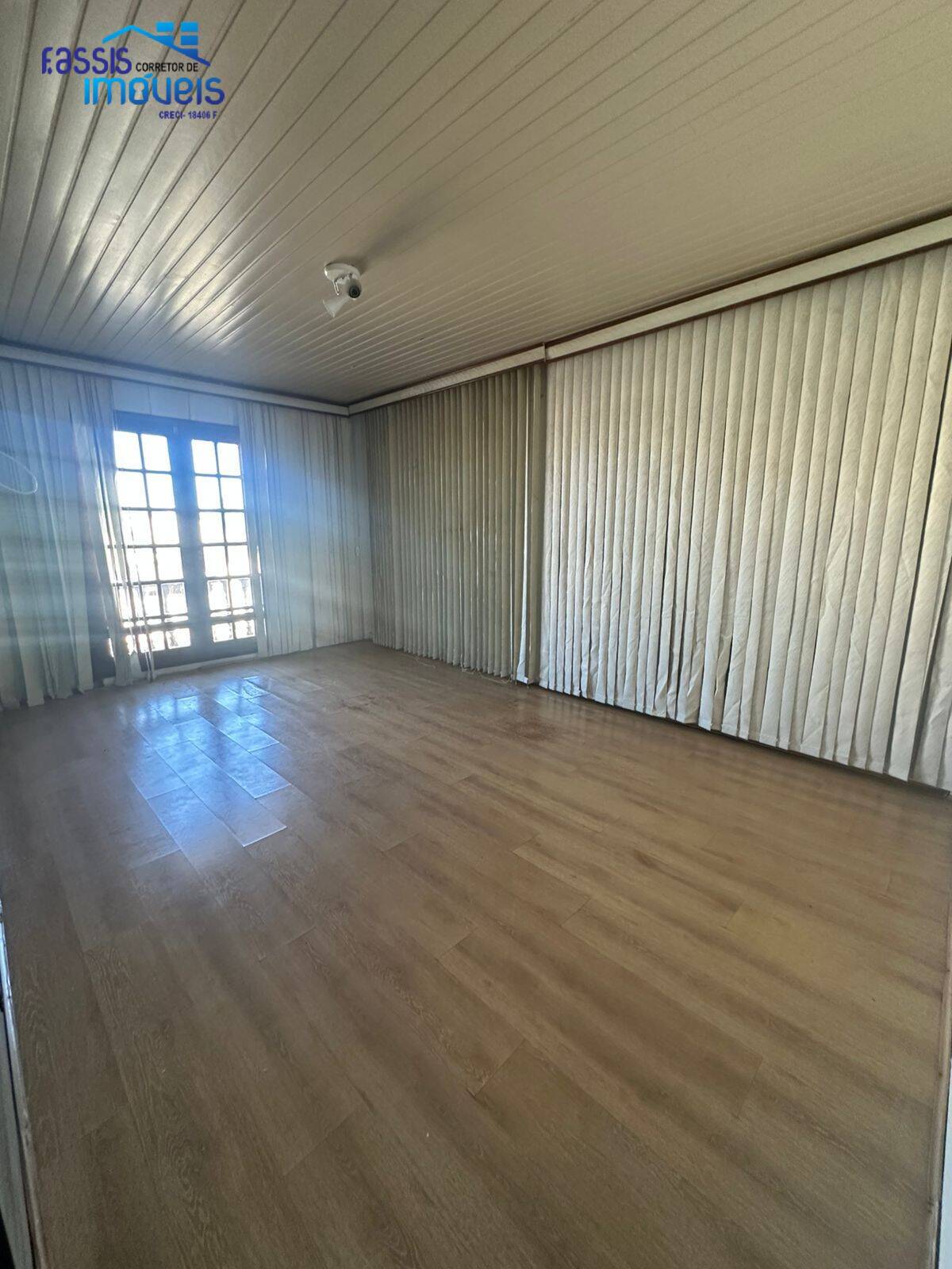 Casa para alugar com 4 quartos, 350m² - Foto 19